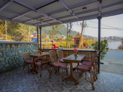 Oyo 225 Hotel Fewa Corner
