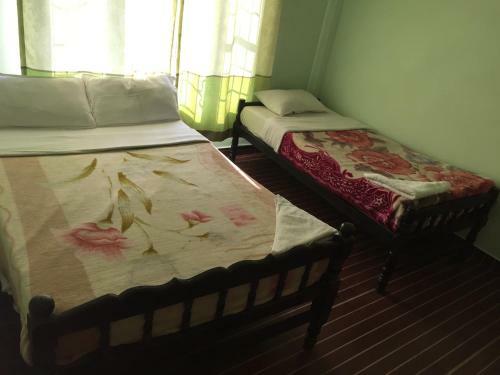 Hostal Harry Guest House & Restaurant