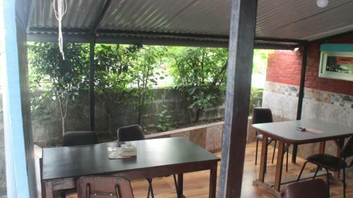 Hostal Harry Guest House & Restaurant