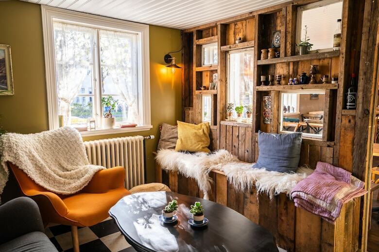 Hostal Skyr Guesthouse