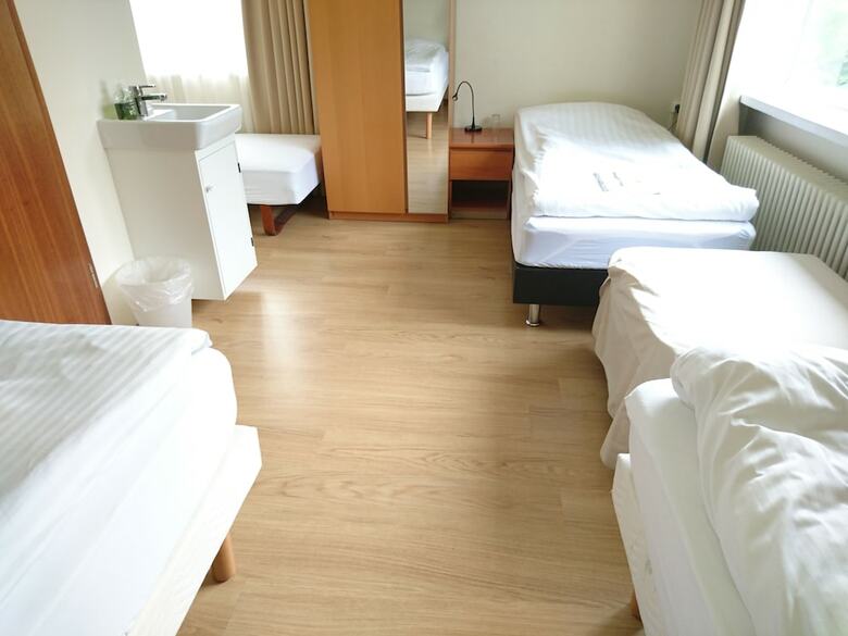 Hostal Alba Guesthouse