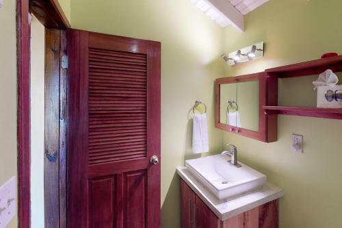 Tangerine Vacation House