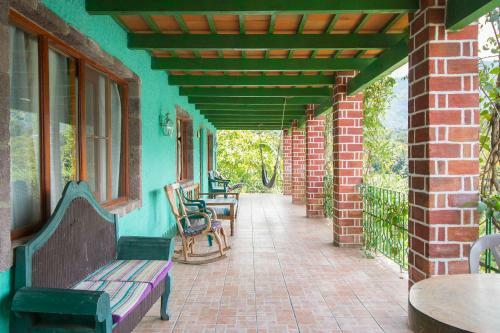 Eco Hotel Uxlabil Atitlan