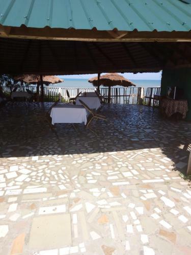 Hotel Abuesi Beach Resort