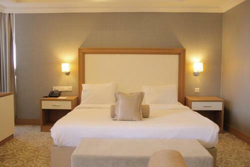 Momona Hotel