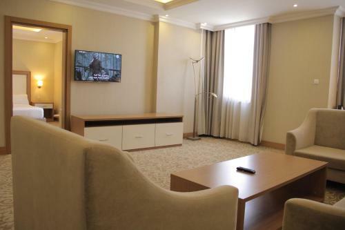 Momona Hotel