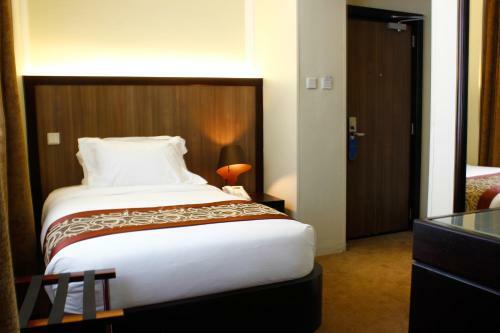 Elilly International Hotel