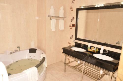 Friendship International Hotel