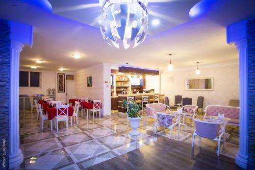 White House Addis Hotel