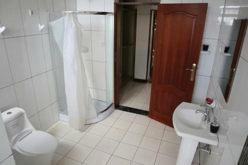Cot Addis Backpackers Hostel