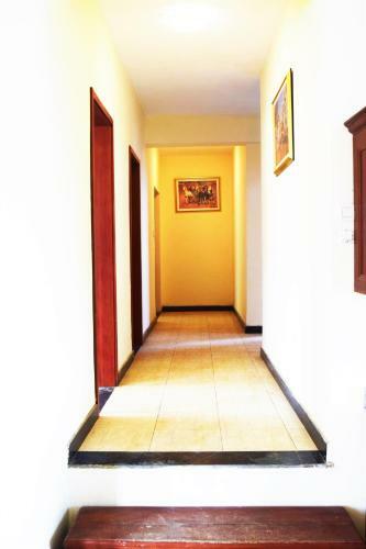 Cot Addis Backpackers Hostel