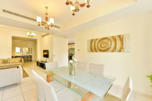 Medlock Villas