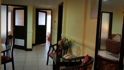Apartamento Deebaj Al Khabisi Plaza