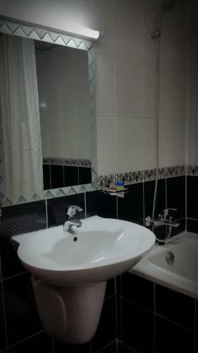 Apartamento Deebaj Al Khabisi Plaza
