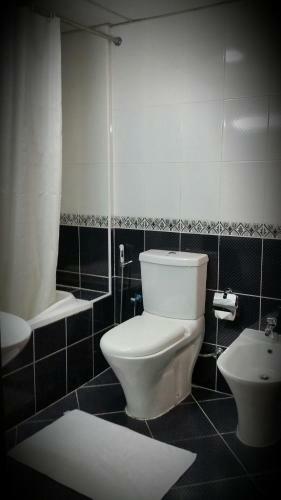 Apartamento Deebaj Al Khabisi Plaza