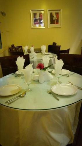 Apartamento Deebaj Al Khabisi Plaza