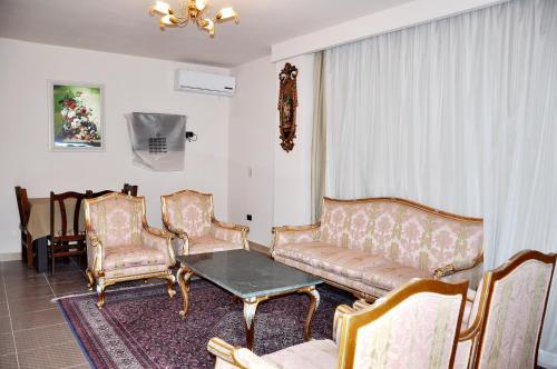Hostal Cairo Plaza Guest House