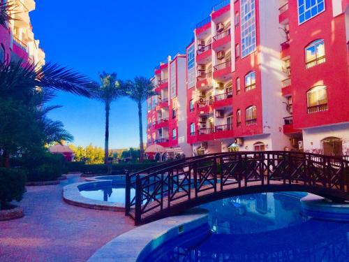 Desert Pearl Apartment