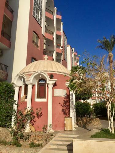 Desert Pearl Apartment