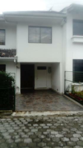 Bed & Breakfast Yolanda House