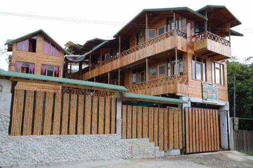 Lodge Wood Town Hotel