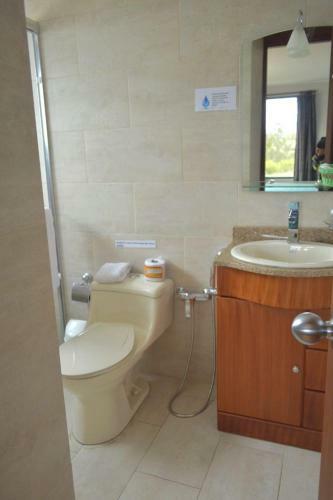 Quito Airport Suites Hotel
