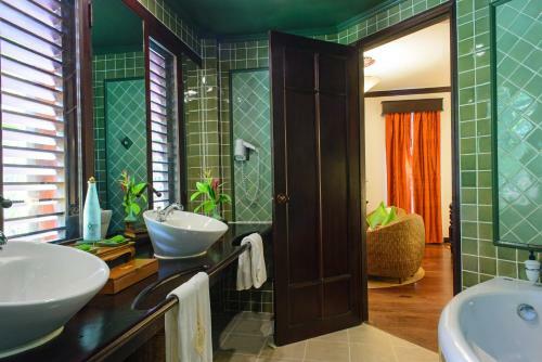Hotel Angkor Village Suites