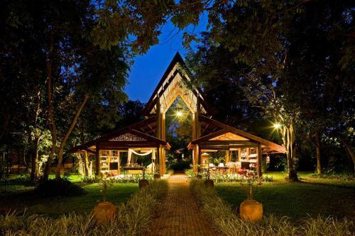 Hotel Angkor Village Suites