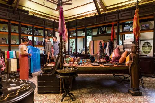 Hotel Angkor Village Suites