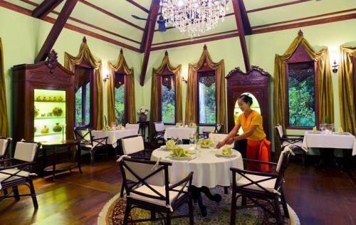 Hotel Angkor Village Suites
