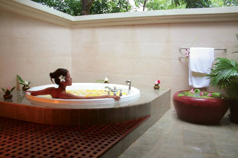 Hotel Angkor Village Suites