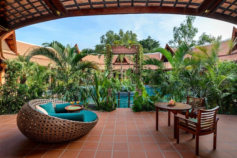 Hotel Angkor Village Suites