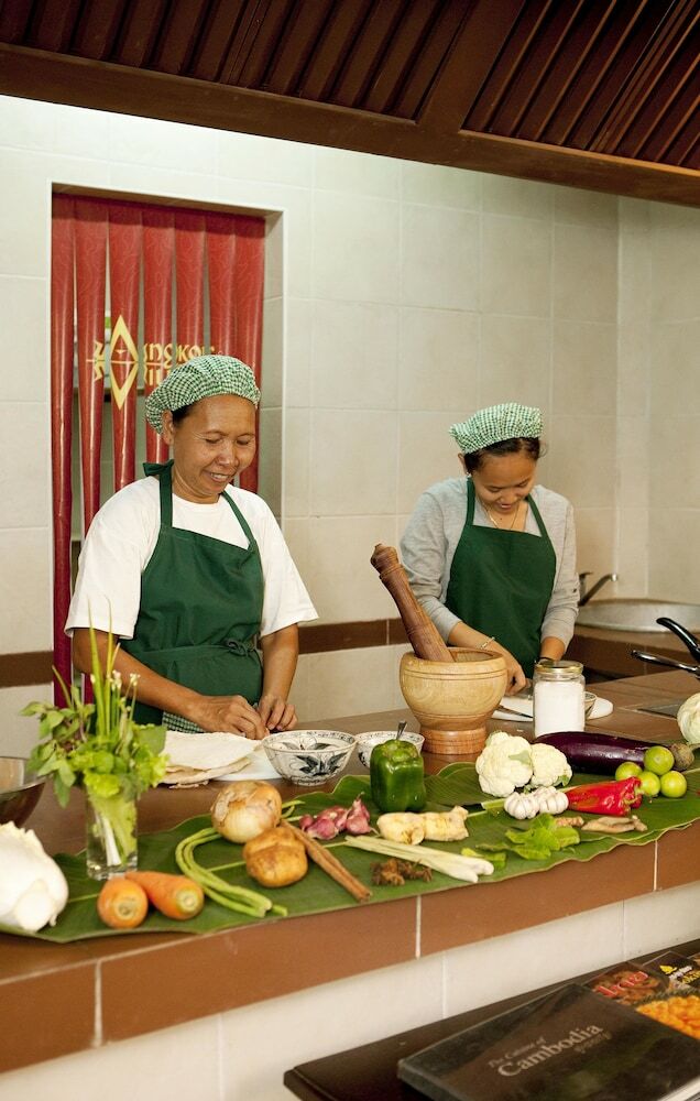 Hotel Angkor Village Suites