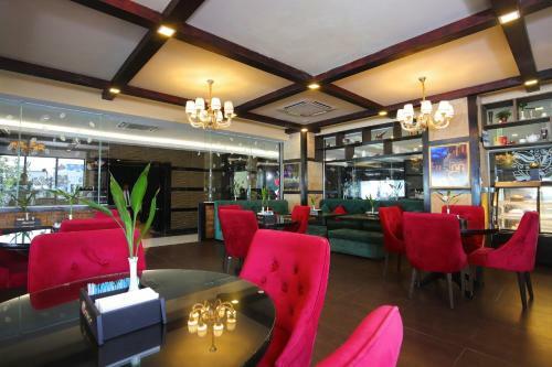 Queenco Hotel & Casino