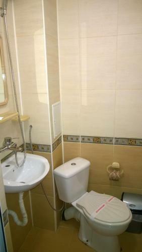 Hostal Dracena Guesthouse
