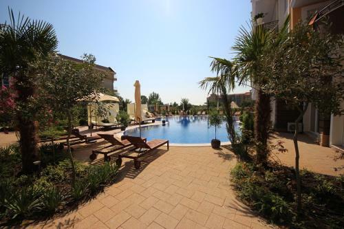 Menada Apartments In Messembria Resort