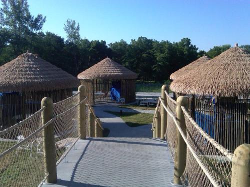 Hotel Adventureland Inn