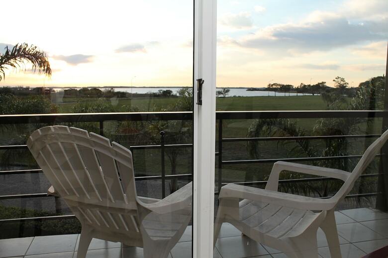 Brisas Del Lago Apart Y Hotel