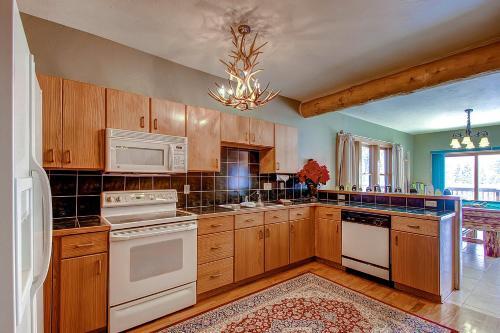 Ski Classic Lodge