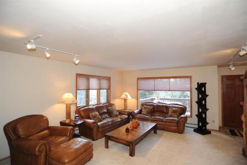 72 Clubhouse