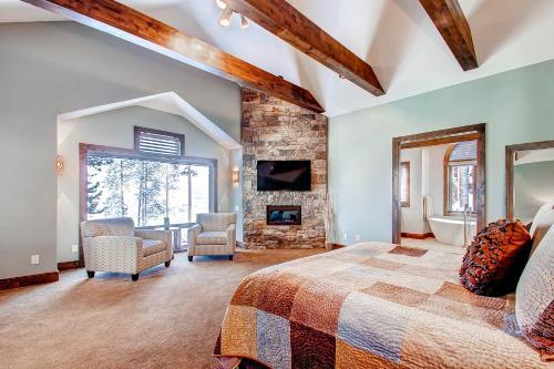 Grand Vista Lodge