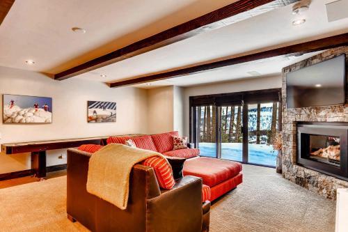 Grand Vista Lodge