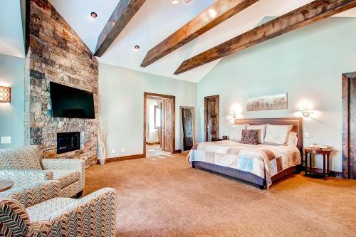 Grand Vista Lodge