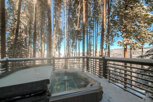 Grand Vista Lodge