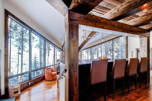 Grand Vista Lodge