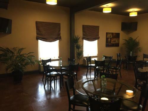 Hotel Brentwood Suites