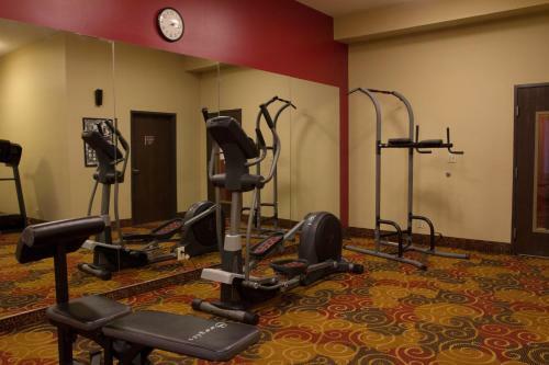 Hotel Brentwood Suites