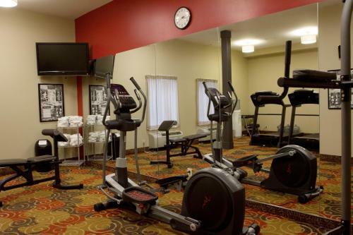 Hotel Brentwood Suites