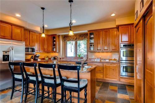 Snowshoe Chalet