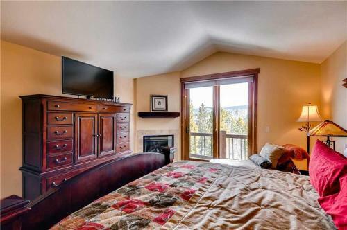Snowshoe Chalet